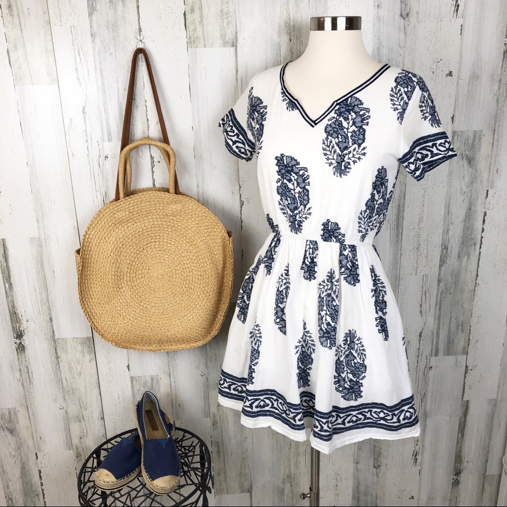 3/$15 GOODNIGHT MACAROON DRESS